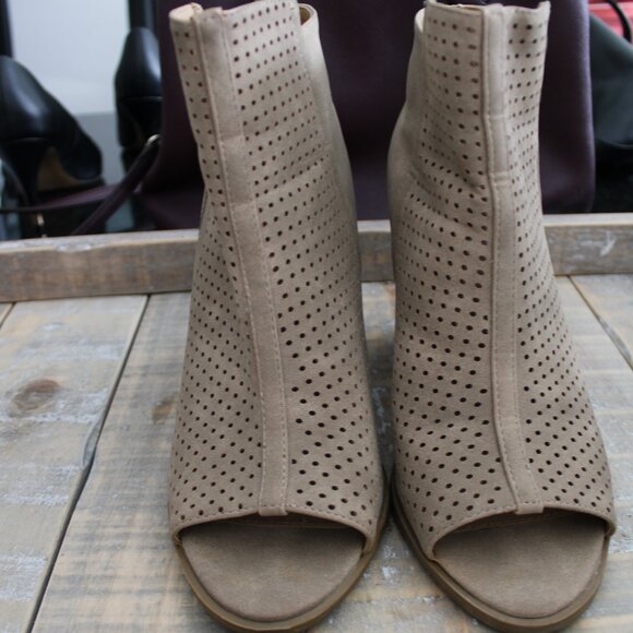 BRASH | Women's | 3"-4" Open-Toe Booties | Ankle Boots | Heels | Beige | Size 10 - Picture 1 of 13